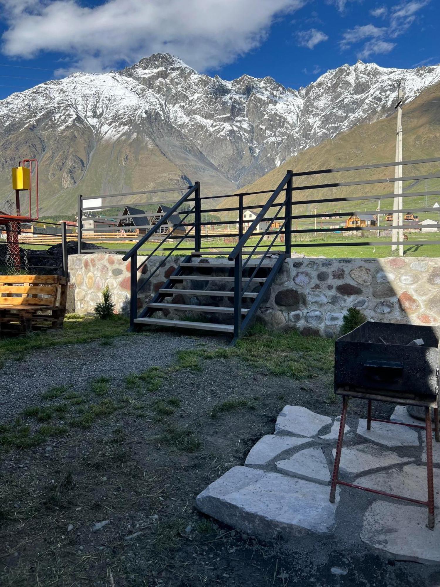 Savalley Kazbegi Luaran gambar