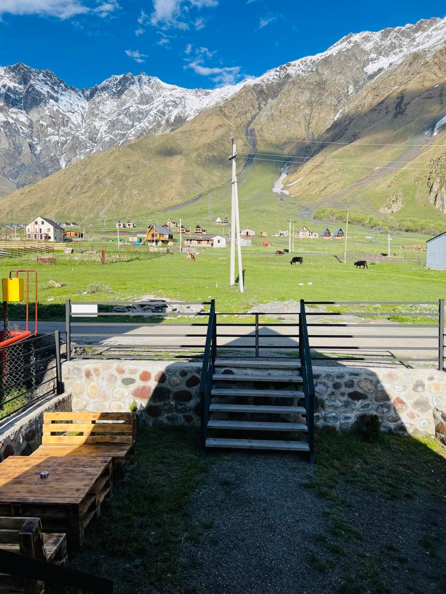 Savalley Kazbegi Luaran gambar